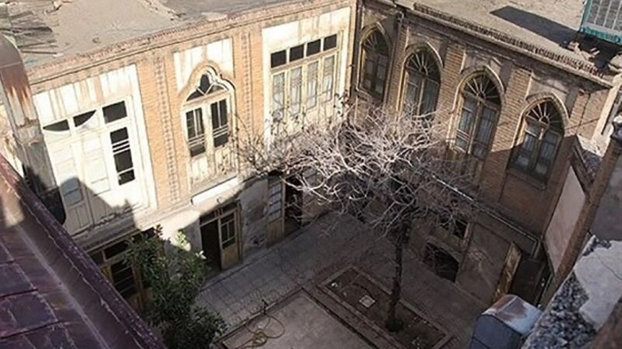 هزار قناری خاموش در گلوی خانه‌های تاریخی/ باز هم برای خانه پدری جلال آستینی بالا زده نشد