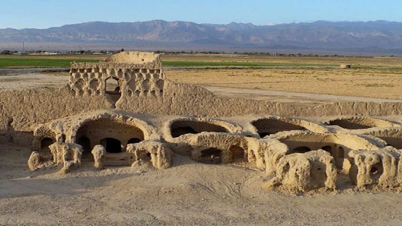 مالکان اراضی اطراف محوطه تپه‌حصار با میراث فرهنگی همکاری کنند
