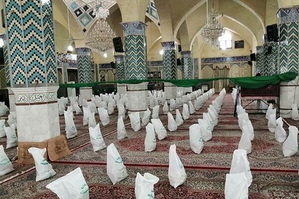 توزیع کمک مومنانه بین نیازمندان و خانواده‌های کرونا در لردگان