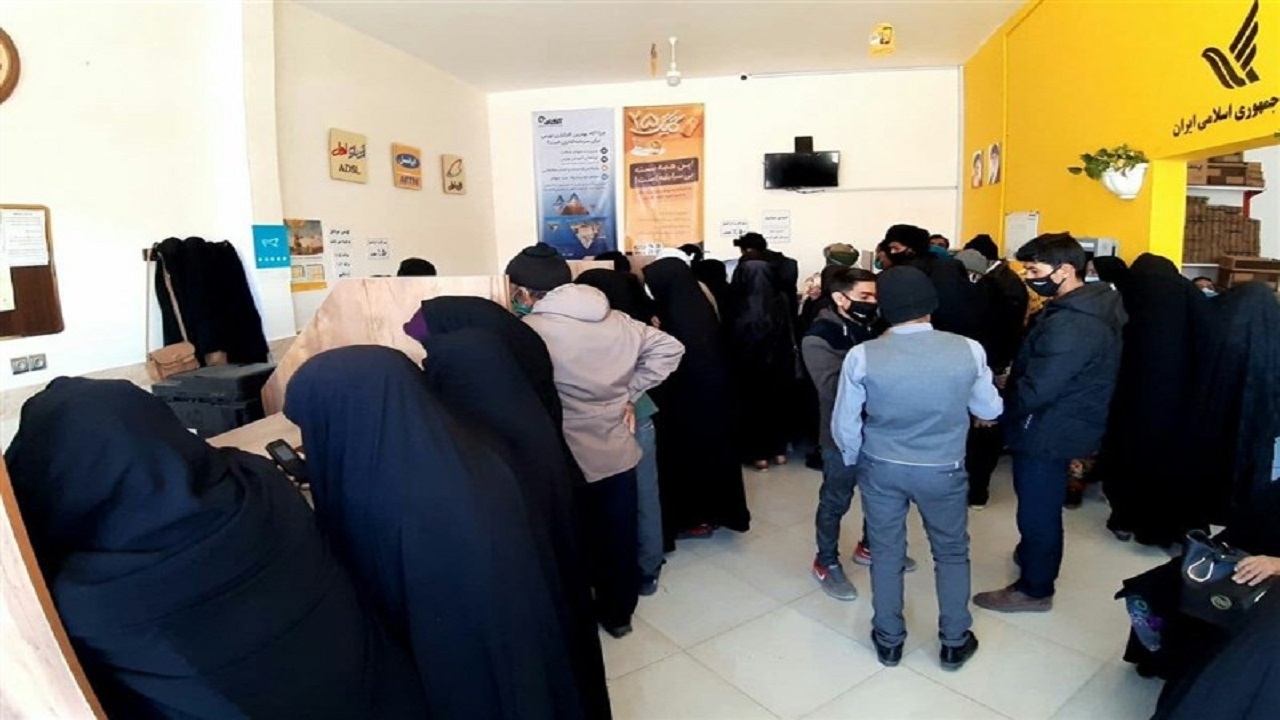 ازدحام جمعیت فقط برای دریافت یک کد بورسی!