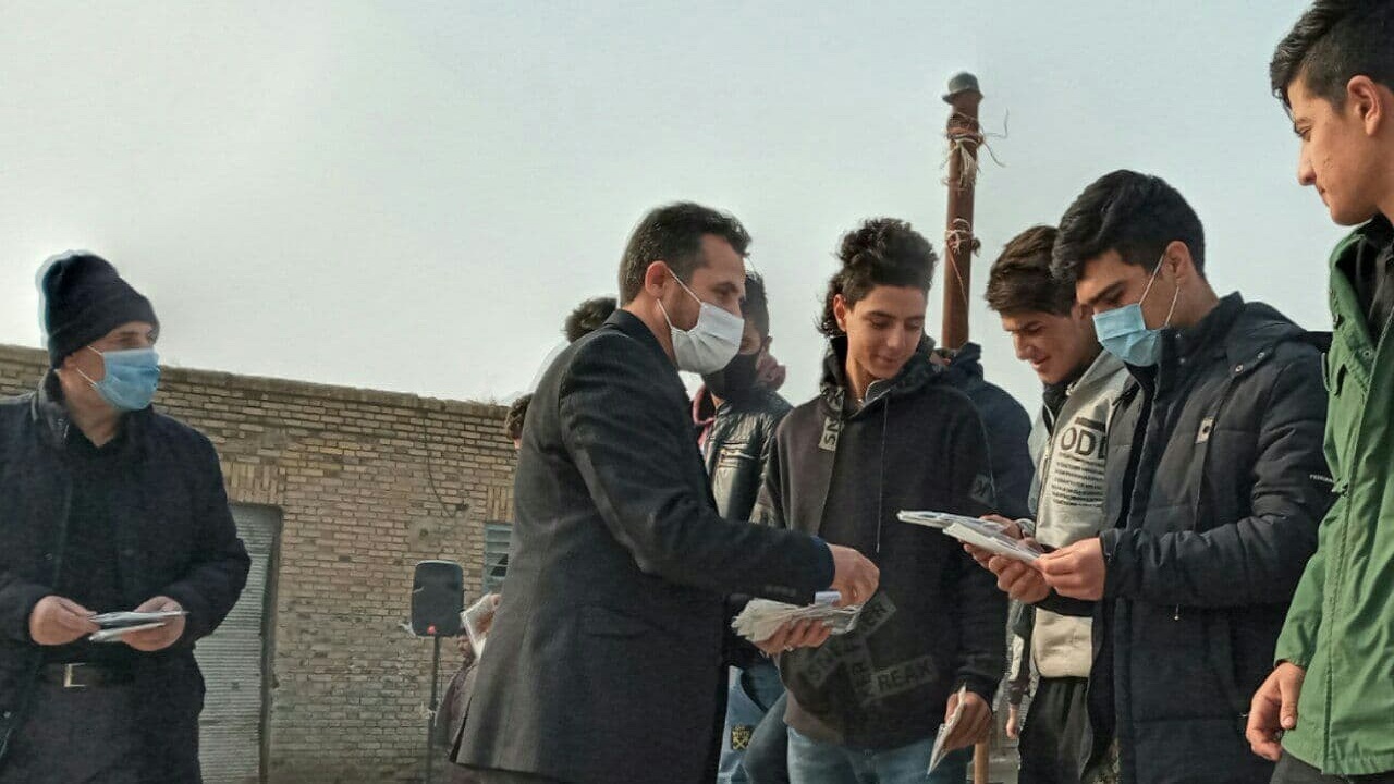 توزیع ماسک رایگان به مناسبت شهادت سردار دل‌ها در چهاربرج + تصاویر