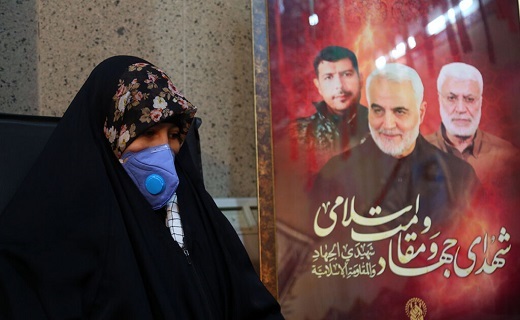 یاد محافظ سردار دل ها در حرم بانوی کرامت گرامی داشته شد +تصاویر