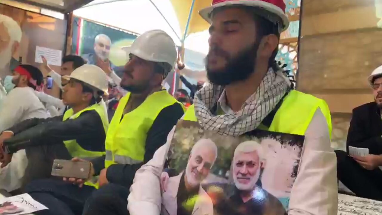 اشک‌ ریختن دانشجویان عراقی در فراق شهید سلیمانی و المهندس + فیلم