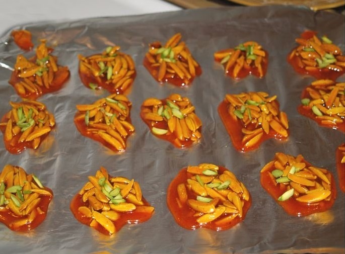 طرز تهیه پولکی اصفهان با طعمهای مختلف + نکات مهم خشک نشدن و شکرک نزدن طرز تهیه پولکی اصفهان با طعمهای مختلف + نکات مهم خشک نشدن و شکرک نزدن