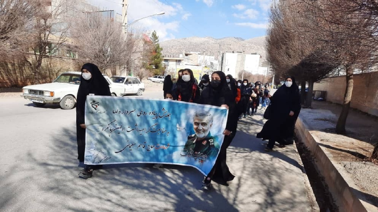شرکت ۳۰ دختر ورزشکار در پیاده روی گرامیداشت شهید سلیمانی