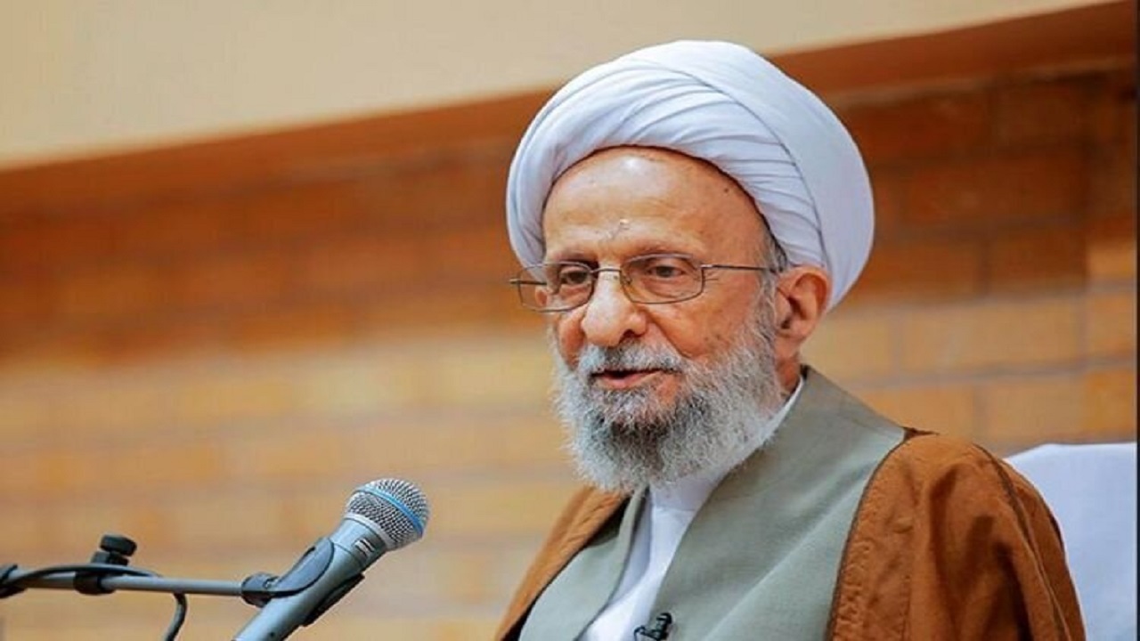 آیت الله مصباح یزدی از مدافعان خستگی ناپذیر امام و رهبری بود