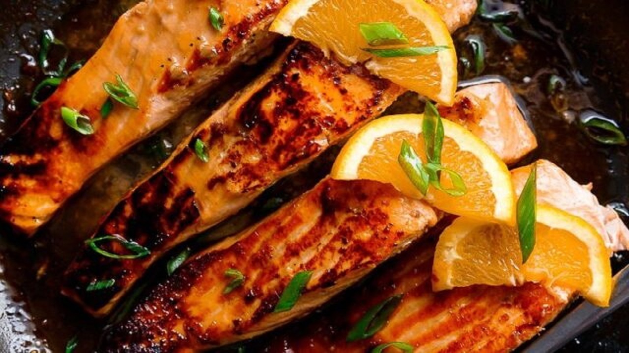 آموزش آشپزی؛ از خوراک مغز سرخ شده و چیپس خانگی تا کیک تولد برفی شکلاتی + تصاویر