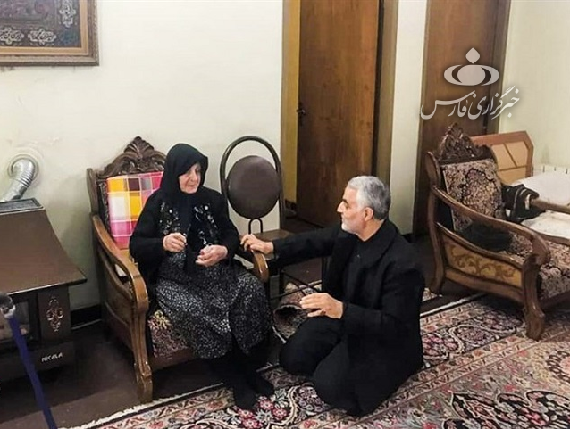 آنچه حاج قاسم در دیدارهایش از خانواده شهدا تقاضا می&zwnj;کرد