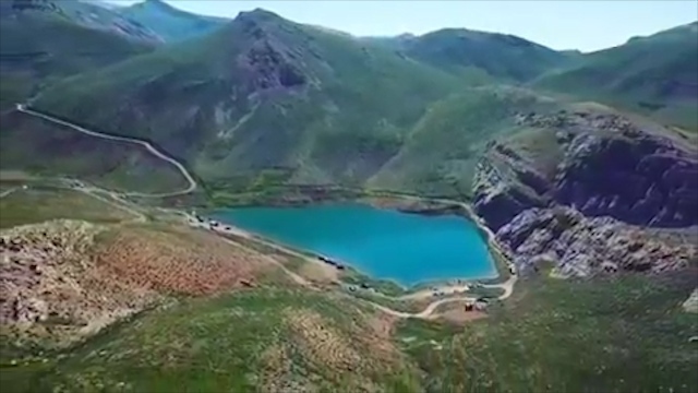 دریاچه مثلثی شکل لزور مکانی دیدنی در اطراف تهران + فیلم