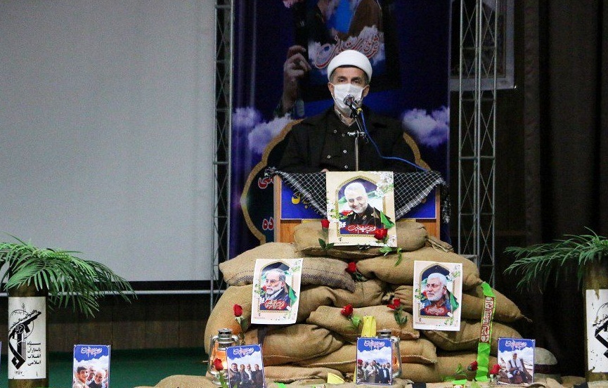 امام جمعه مهاباد: شهید قاسم سلیمانی الگوی ملی برای کشور است