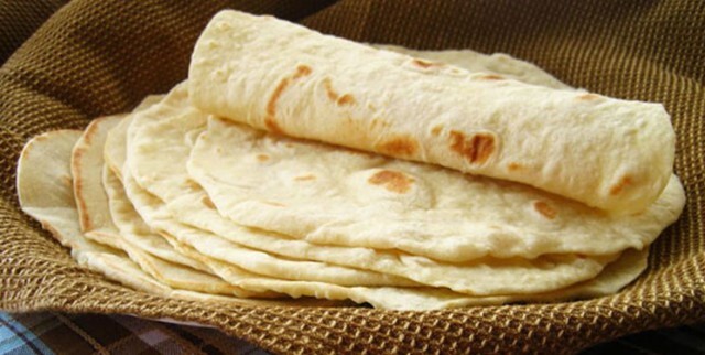 اجرای پویش &laquo;خیرات نان به یاد حاج قاسم و شهدا&raquo; در ملایر