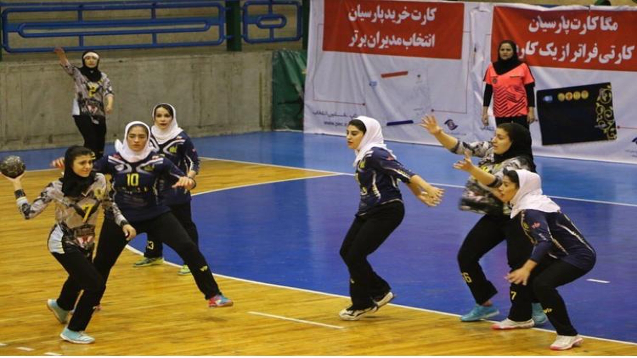 مصاف هندبالیست‌های فیروزآبادی با مدافع عنوان قهرمانی