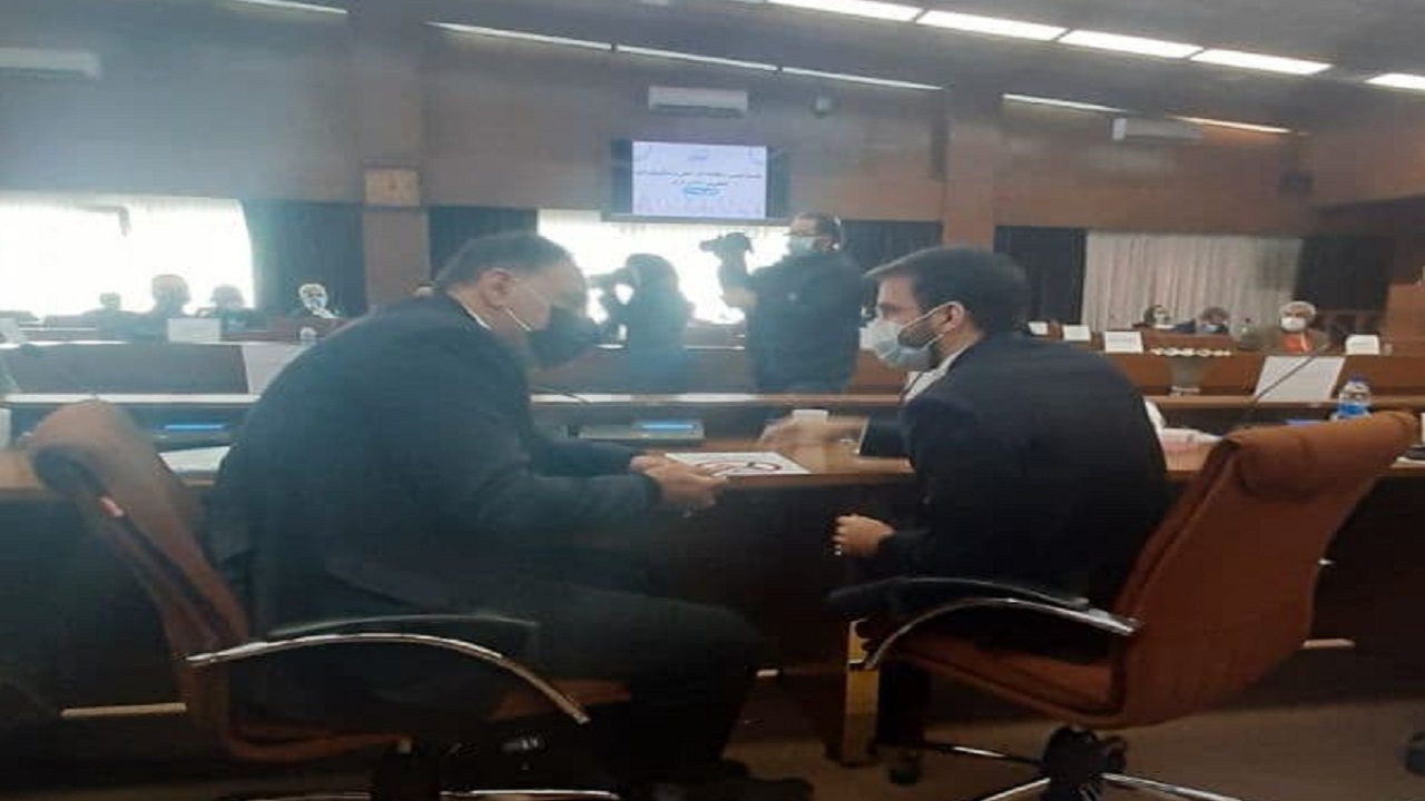 جلسه مدیرعاملان استقلال و پرسپولیس در مجموعه انقلاب
