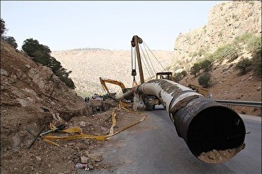 دستور وزیر نفت برای بررسی امکان جابه‌جایی لوله نفت مارون