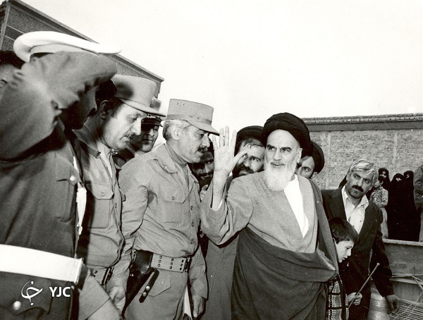 فرمانده ارتشی که زیر شکنجه ضد انقلاب به امام وفادار ماند فرمانده ارتشی که زیر شکنجه ضد انقلاب به امام وفادار ماند