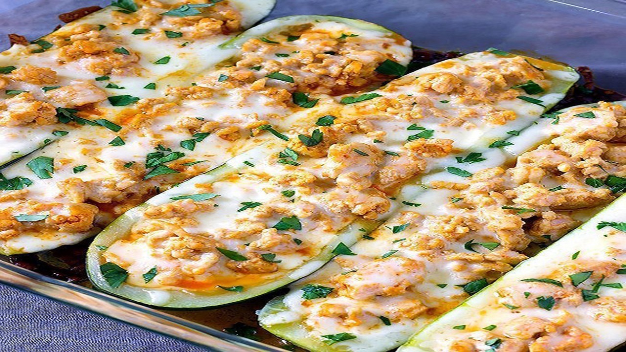 آموزش آشپزی؛ از راتای مرغ و نان چمچمو با خمیر جادویی تا کدو سبز شکم پر رژیمی و با پنیر پیتزا+ تصاویر