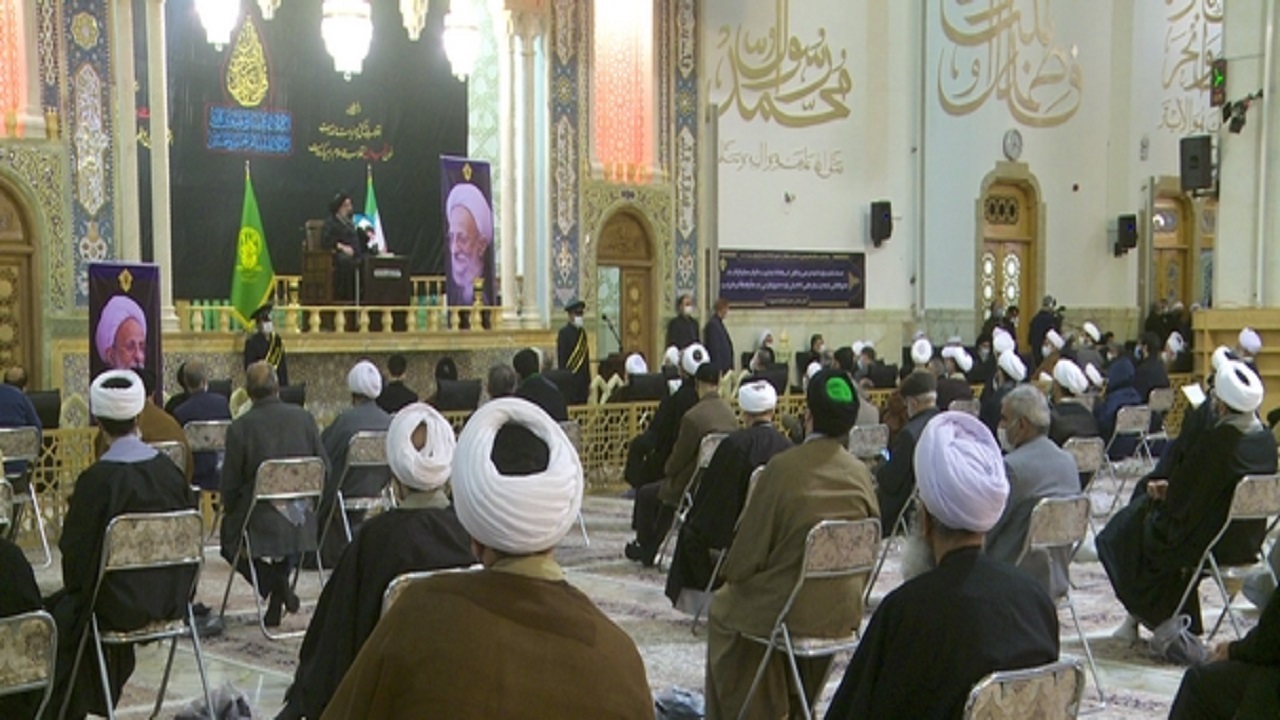 آیین بزرگداشت آیت الله مصباح یزدی از سوی رهبر معظم انقلاب در قم برگزار شد