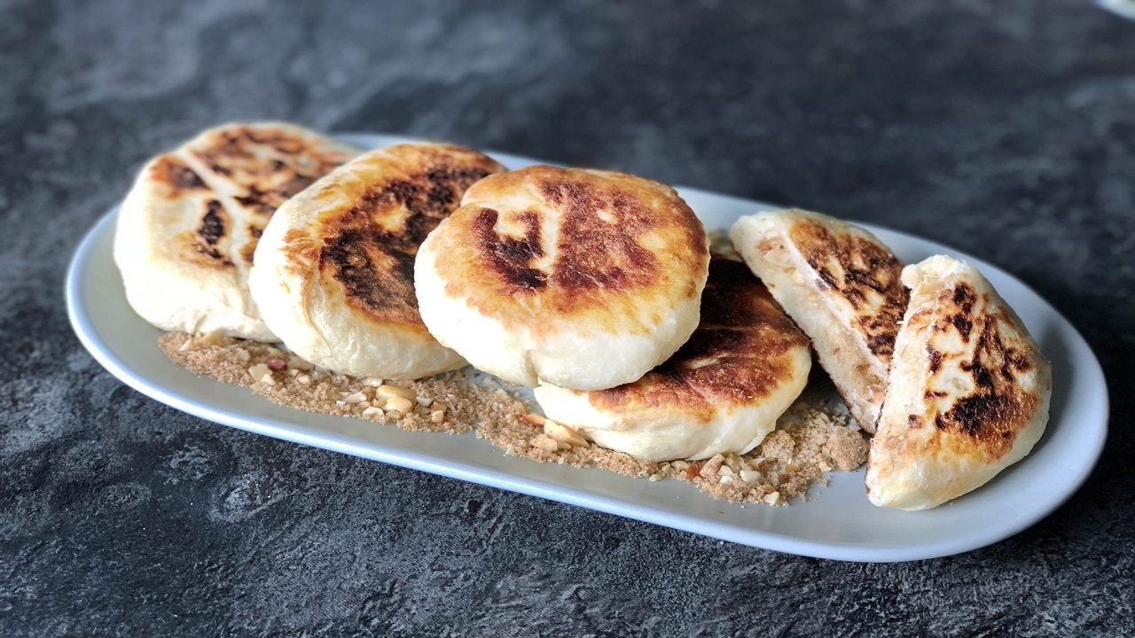 طرز تهیه پنکیک مغزدار و پفکی کُره‌ای تابه‌ای هوت تئوک یا هوتوک