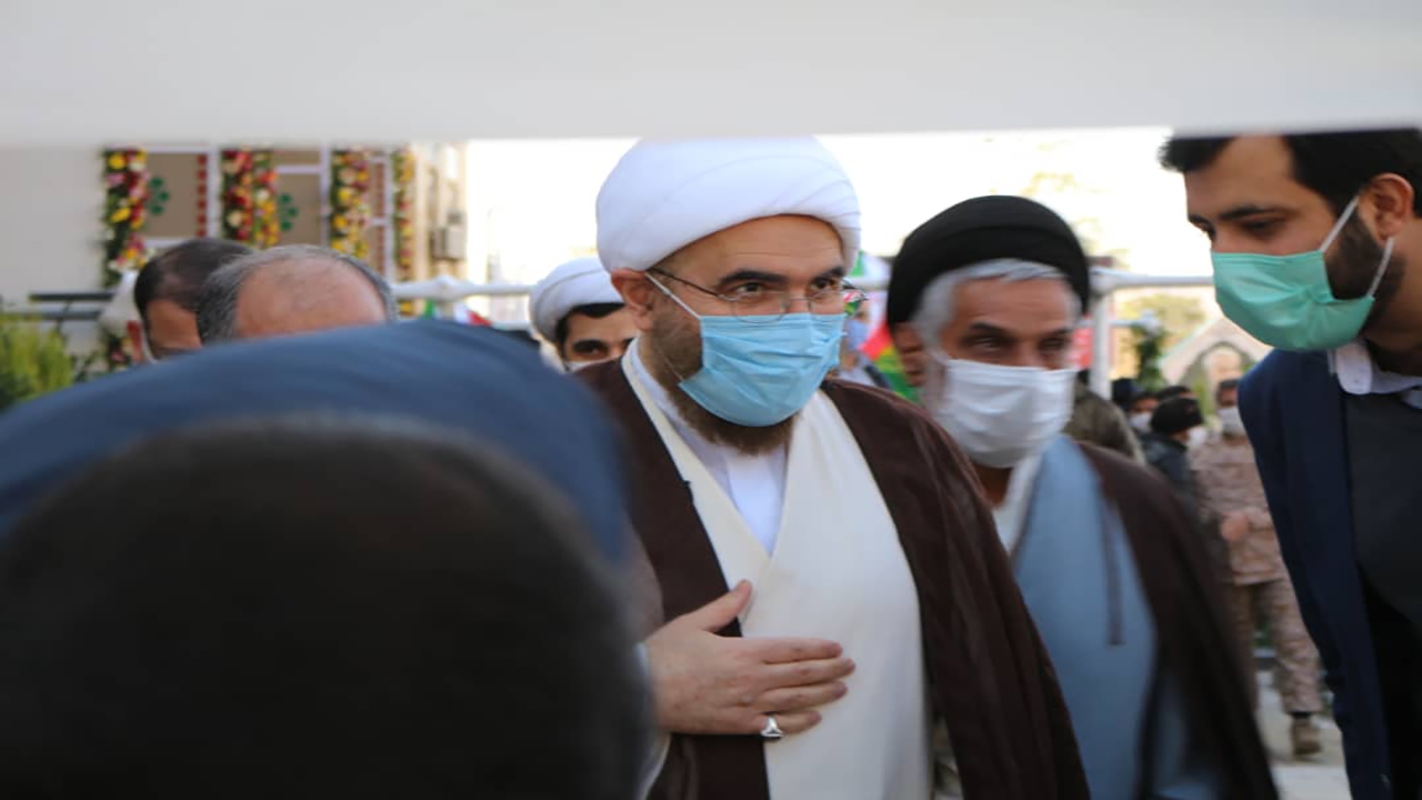 حضور امام جمعه موقت تهران بر مزار شهید سلیمانی + تصاویر