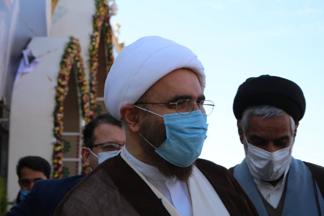 حضور امام جمعه موقت تهران بر مزار شهید سلیمانی 