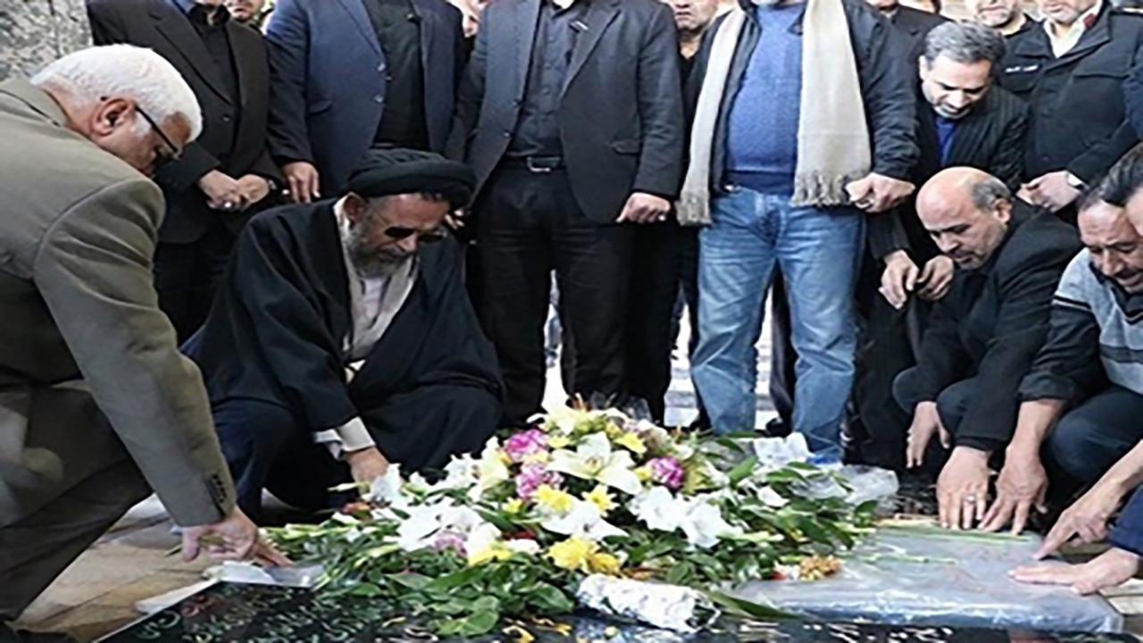  وزیر اطلاعات در گلزار شهدای کرمان 