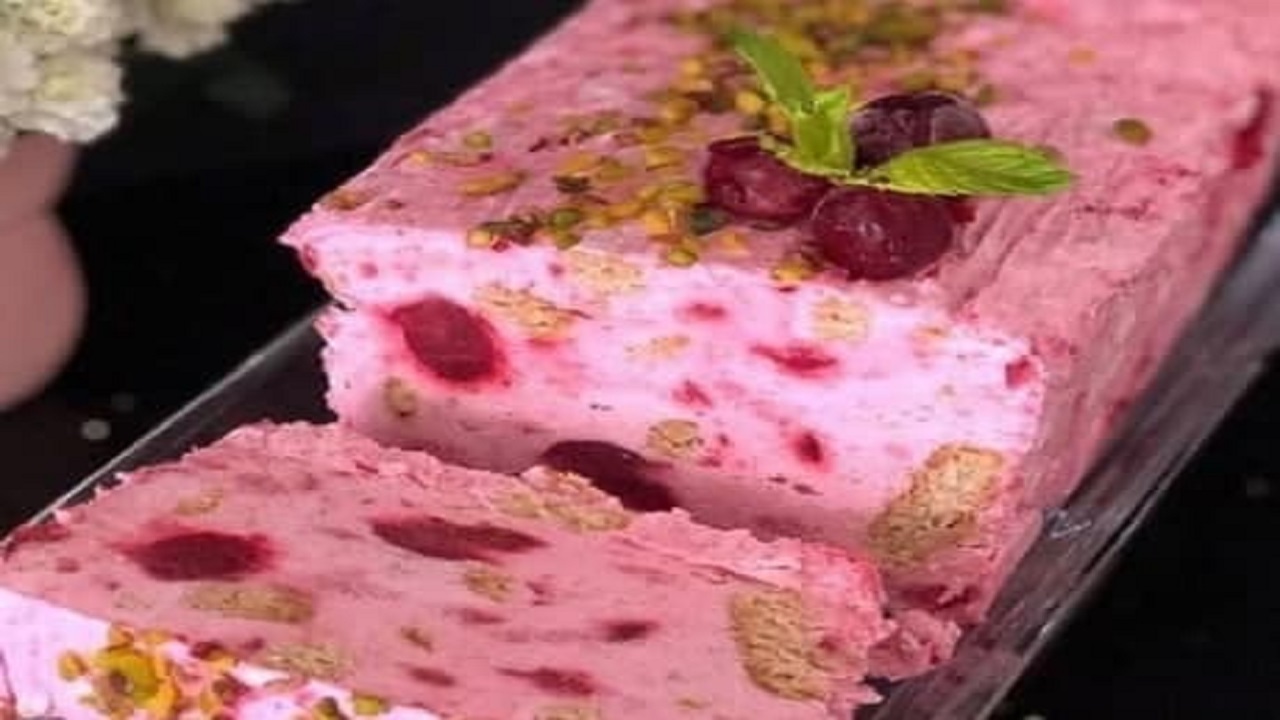 طرز تهیه پارفه آلبالو