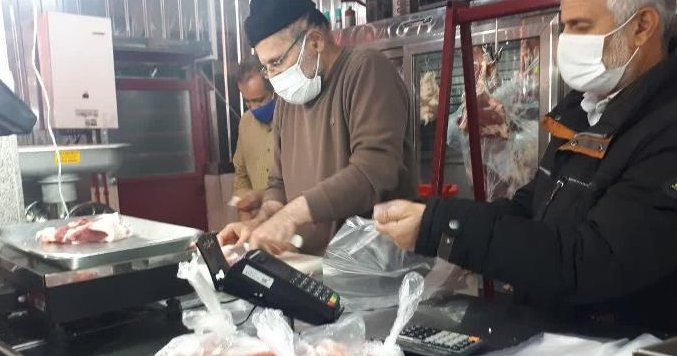 توزیع ۲۳۰ بسته گوشت گرم در شهرکرد