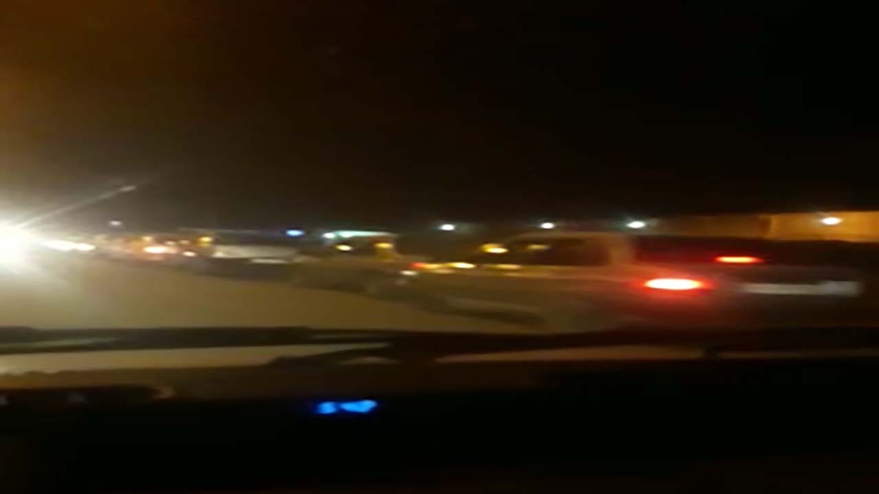 صف کیلومتری خودروها در جایگاه CNG زاهدان + فیلم