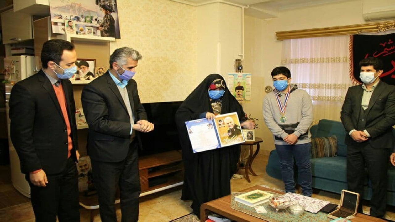 مدال طلای تکواندوی جهان بر گردن پسر شهید مدافع حرم