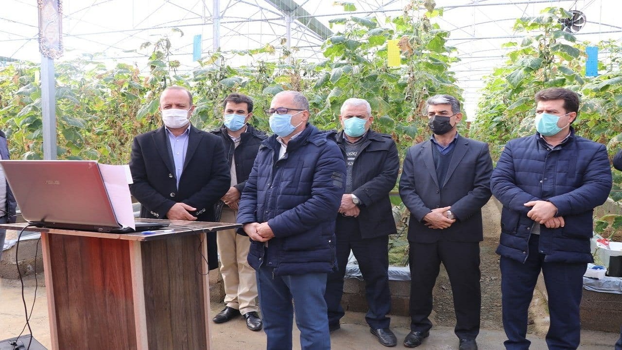 بهره‌برداری از گلخانه هیدروپونیک با پوشش پلاستیکی