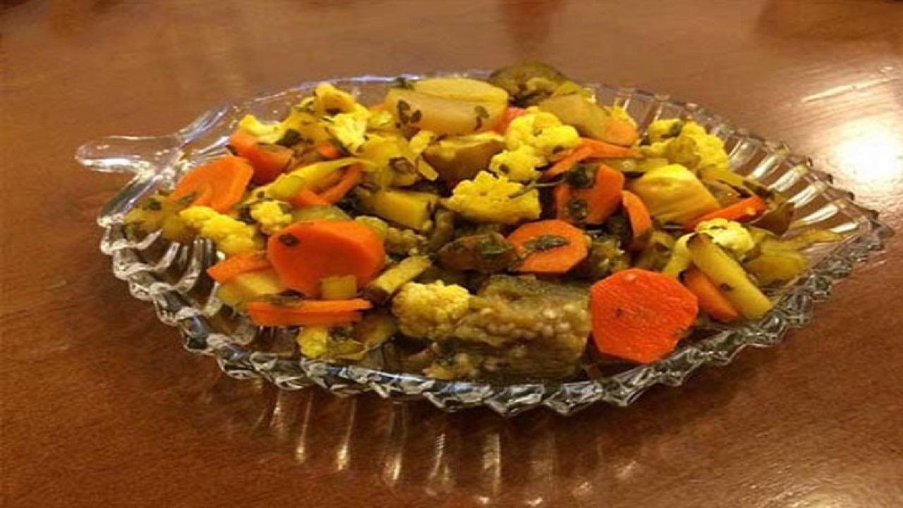 طرز تهیه ترشی گل کلم مخلوط ؛ خوشمزه و پرطرفدار