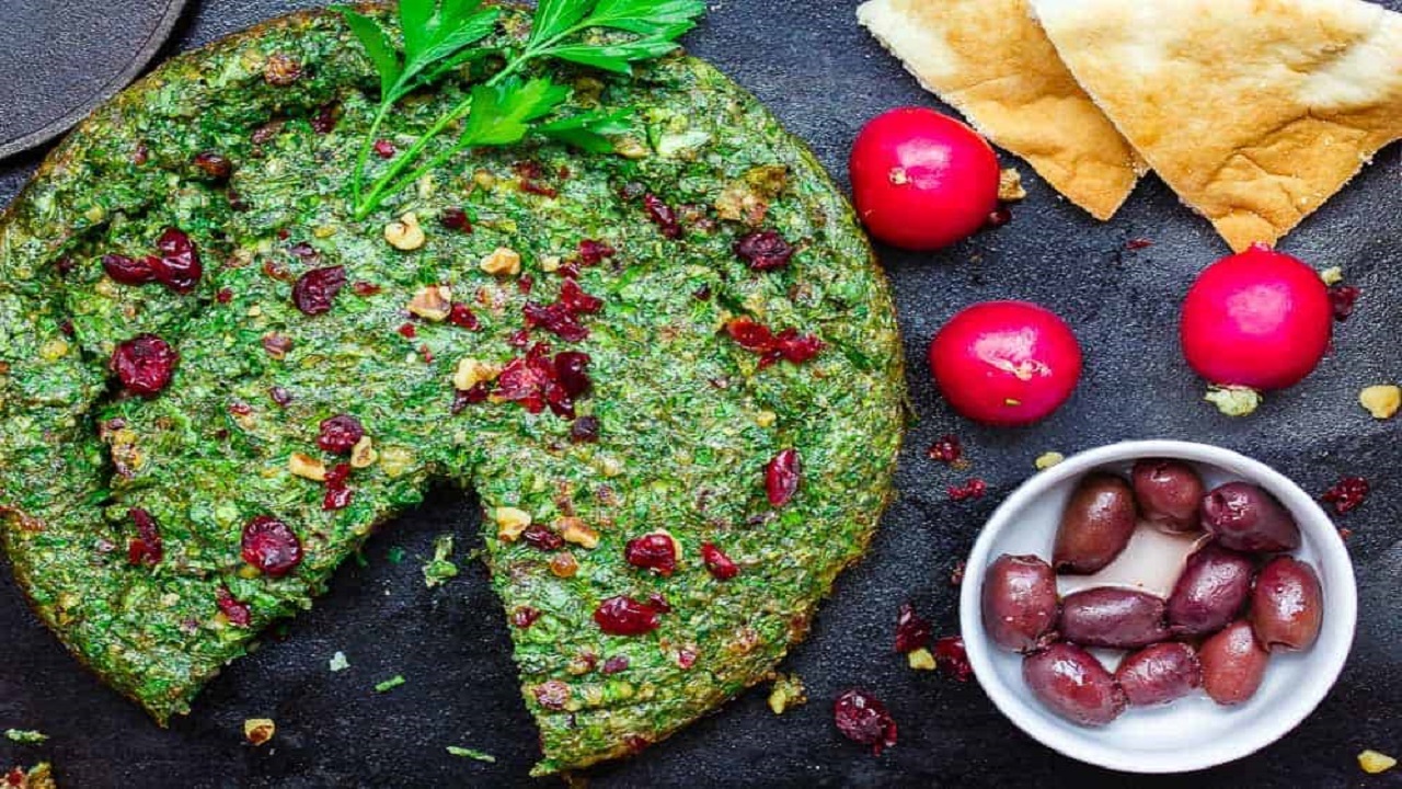 طرز تهیه کوکوی نخود فرنگی بدون گوشت؛ کوکوی خوشمزه گیلانی