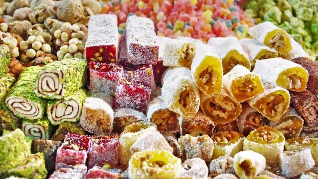 طرز تهیه لوکوم زنجبیل و پسته یا لوکوم پاشا ترکیه&zwnj;ای ساده و رولتی