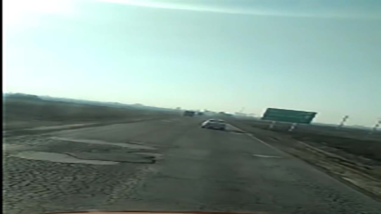 گلایه از وضع نامناسب جاده در محور ورامین به چرمشهر + فیلم