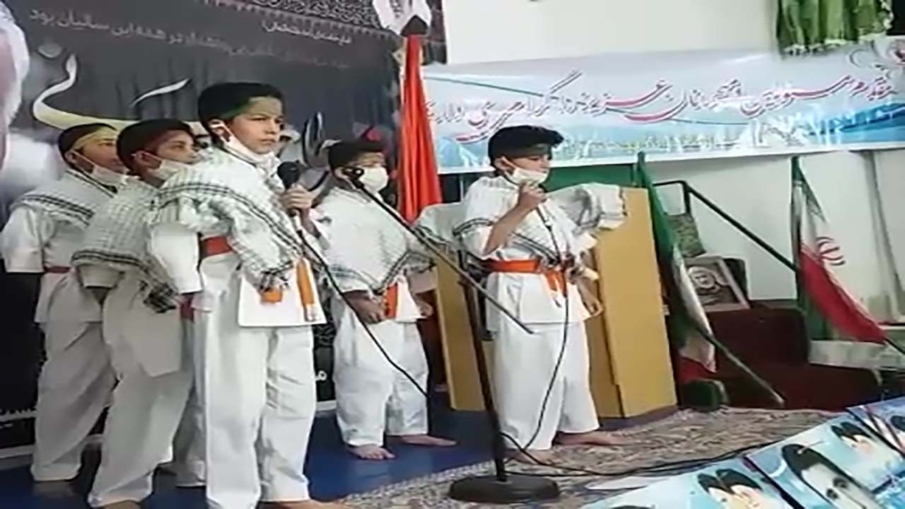 اجرای سرود در وصف سردار دلها در روستای محمد‌آباد + فیلم