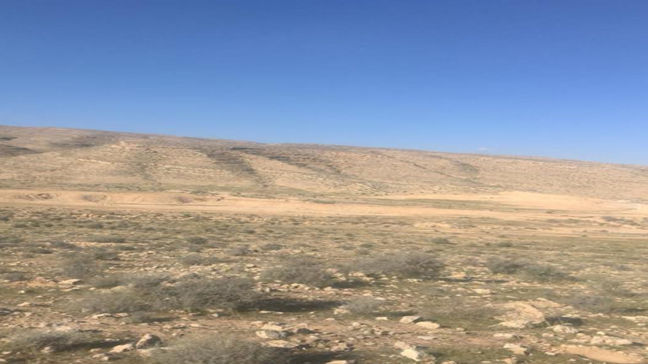جلوگیری از برداشت غیر مجاز سنگ و خاک در اراضی ملی لامرد