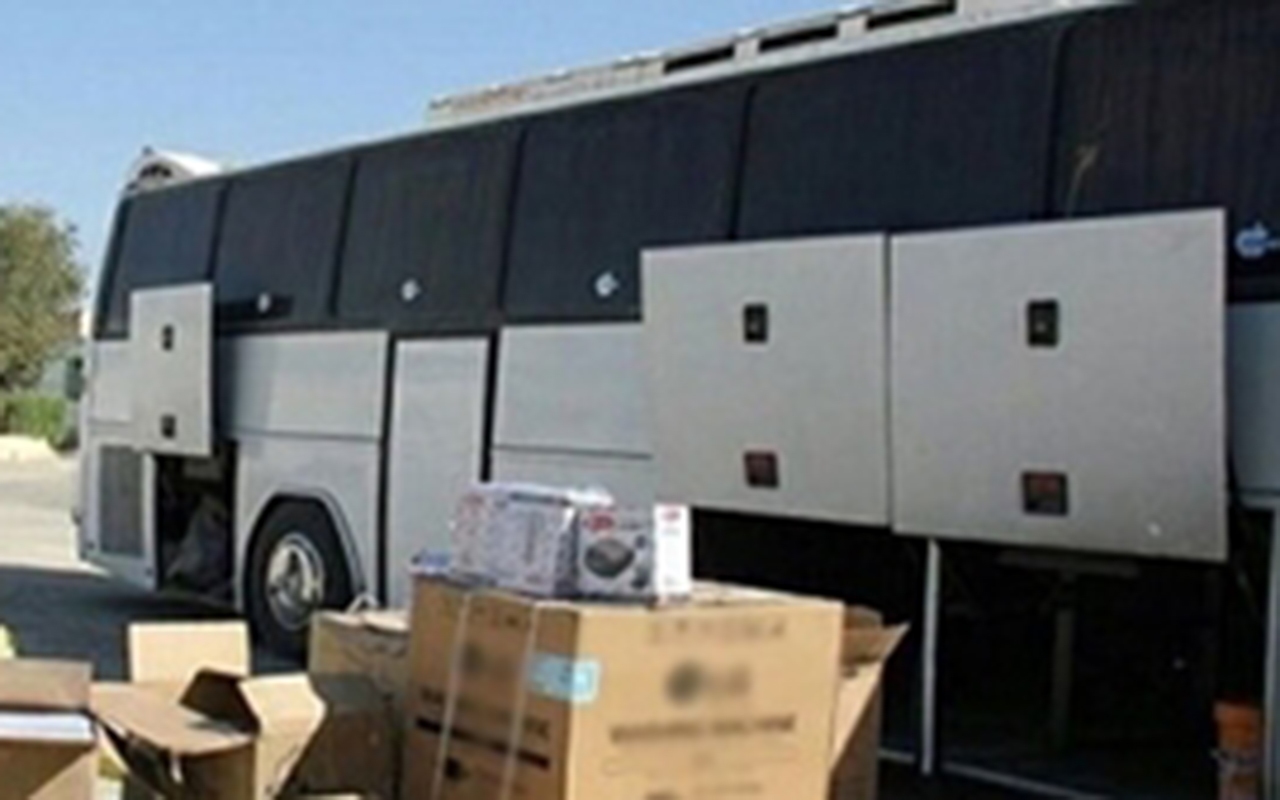 توقیف اتوبوس حامل ۹ میلیارد ریال کالای قاچاق در شهرستان ممسنی/ راننده متخلف جریمه شد