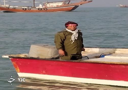 مانور صیادان بسیجی هندیجان در آب&zwnj;های خلیج فارس برگزار شد
