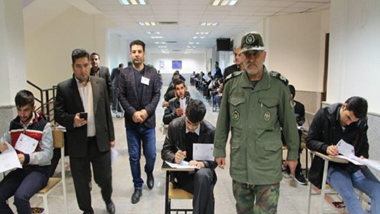 آزمون دانشگاه‌های افسری ارتش در مشهد برگزار شد