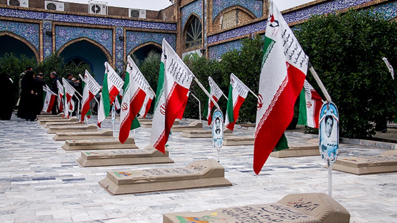 شهدا مکتب امام خمینی (ره) را با جانفشانی حفظ کردند