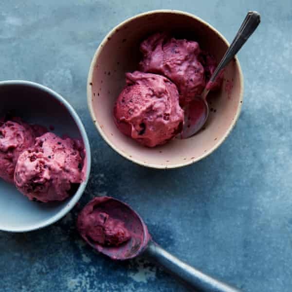طرز تهیه دسر پلمبیر به روشهای مختلف + پلمبیر آناناس، زعفرانی، توت فرنگی طرز تهیه دسر پلمبیر به روشهای مختلف + پلمبیر آناناس، زعفرانی، توت فرنگی