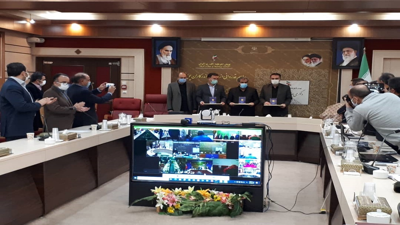 تجلیل از فعالان پویش" الف ب ایران" در قزوین