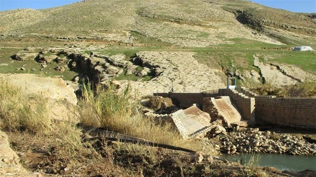 بقایای ویرانی سیل در بزرگ‌ترین انارستان متمرکز ایران