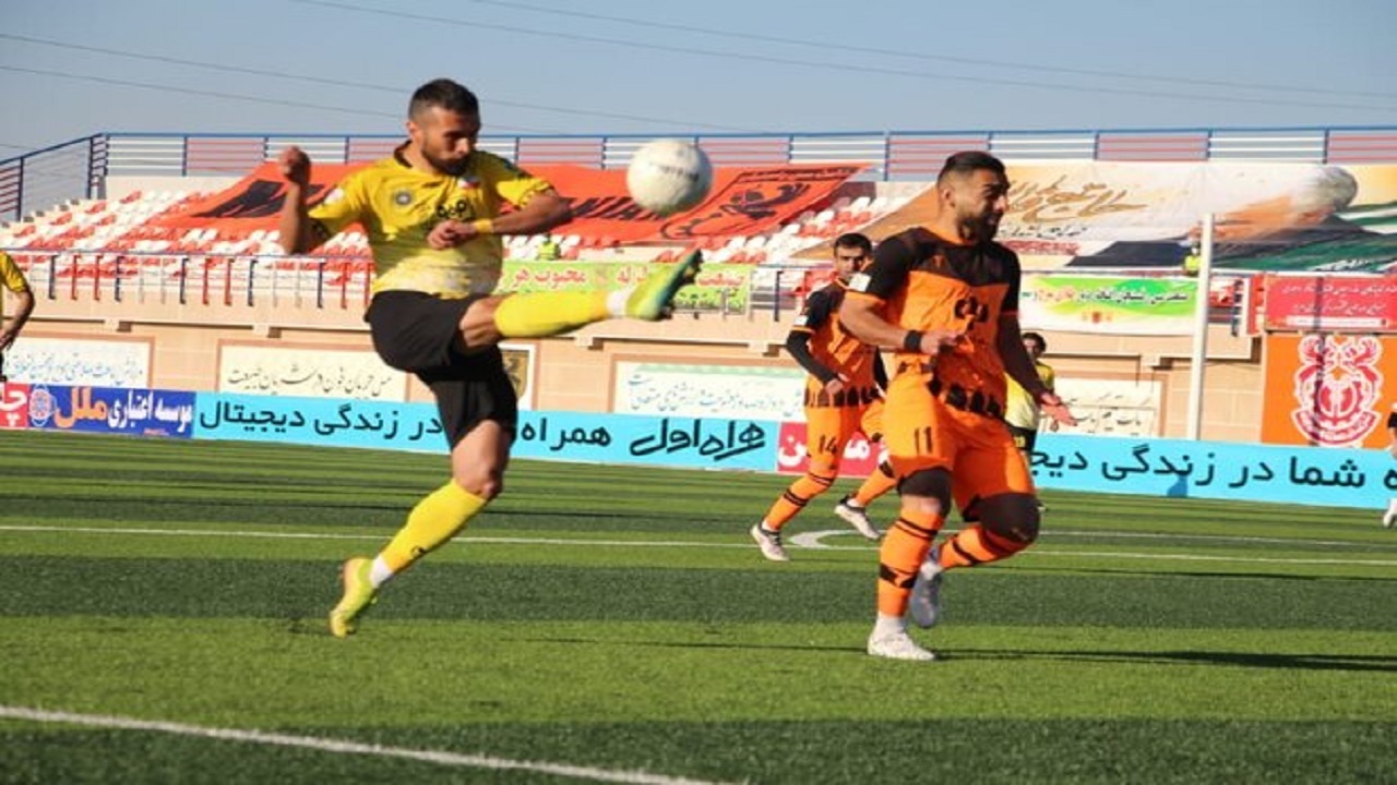 سپاهان اصفهان با کمک VAR نامرئی، مس را شکست داد