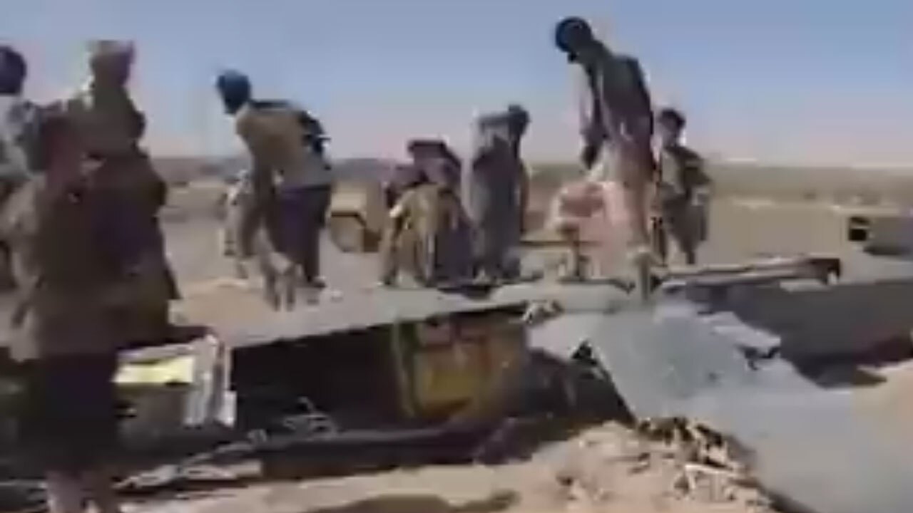 لحظه سرنگون شدن پهپاد عربستان سعودی در یمن + فیلم