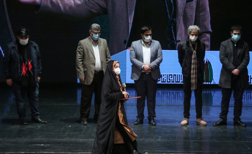 آئین اختتامیه جشنواره تئاتر مقاومت برگزار شد/ نمایش «کجایی ابراهیم» جایزه سردارسلیمانی را دریافت کرد آئین اختتامیه جشنواره تئاتر مقاومت برگزار شد/ نمایش «کجایی ابراهیم» جایزه سردارسلیمانی را دریافت کرد