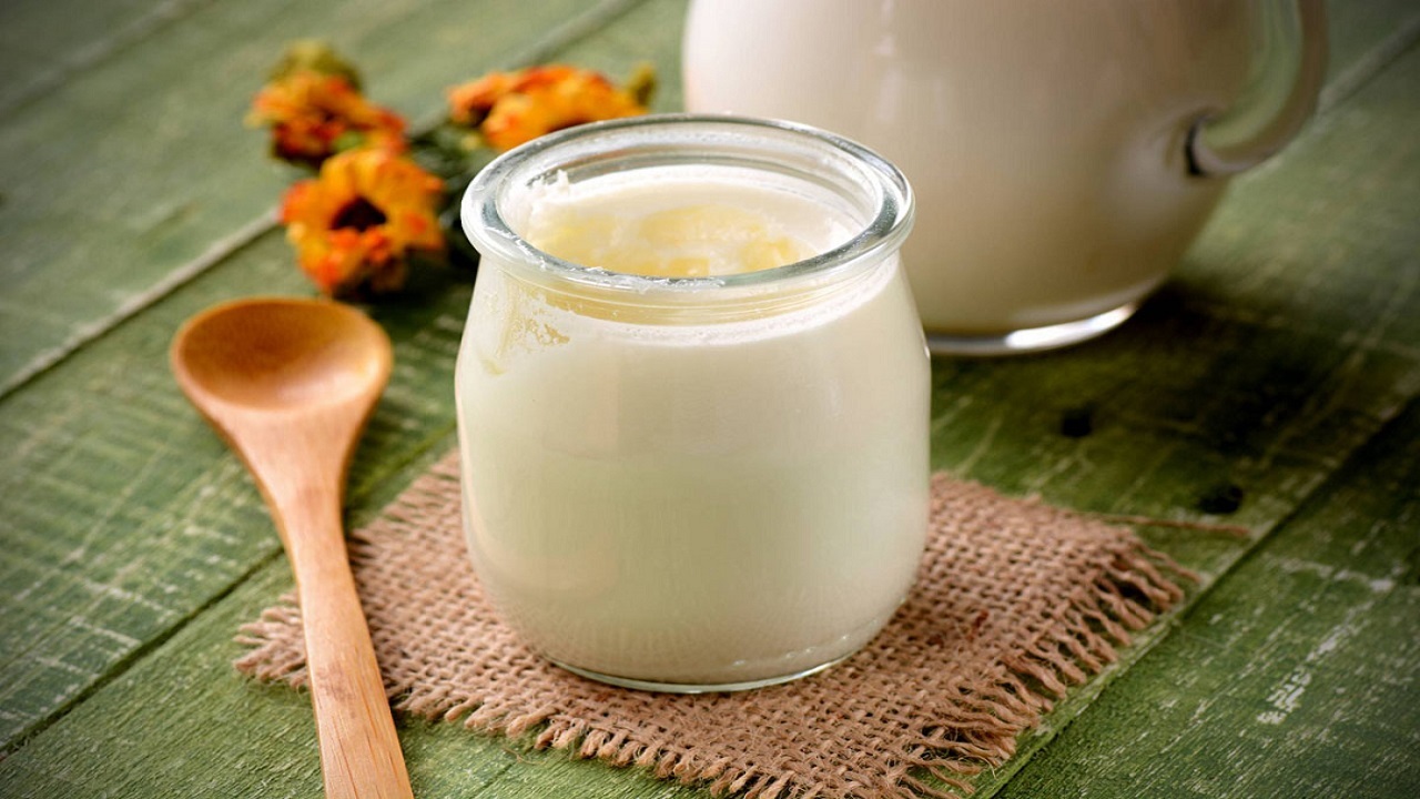 طرز تهیه مرحله به مرحله دوغ کفیر خانگی، فوت و فن‌ها و خواص آن