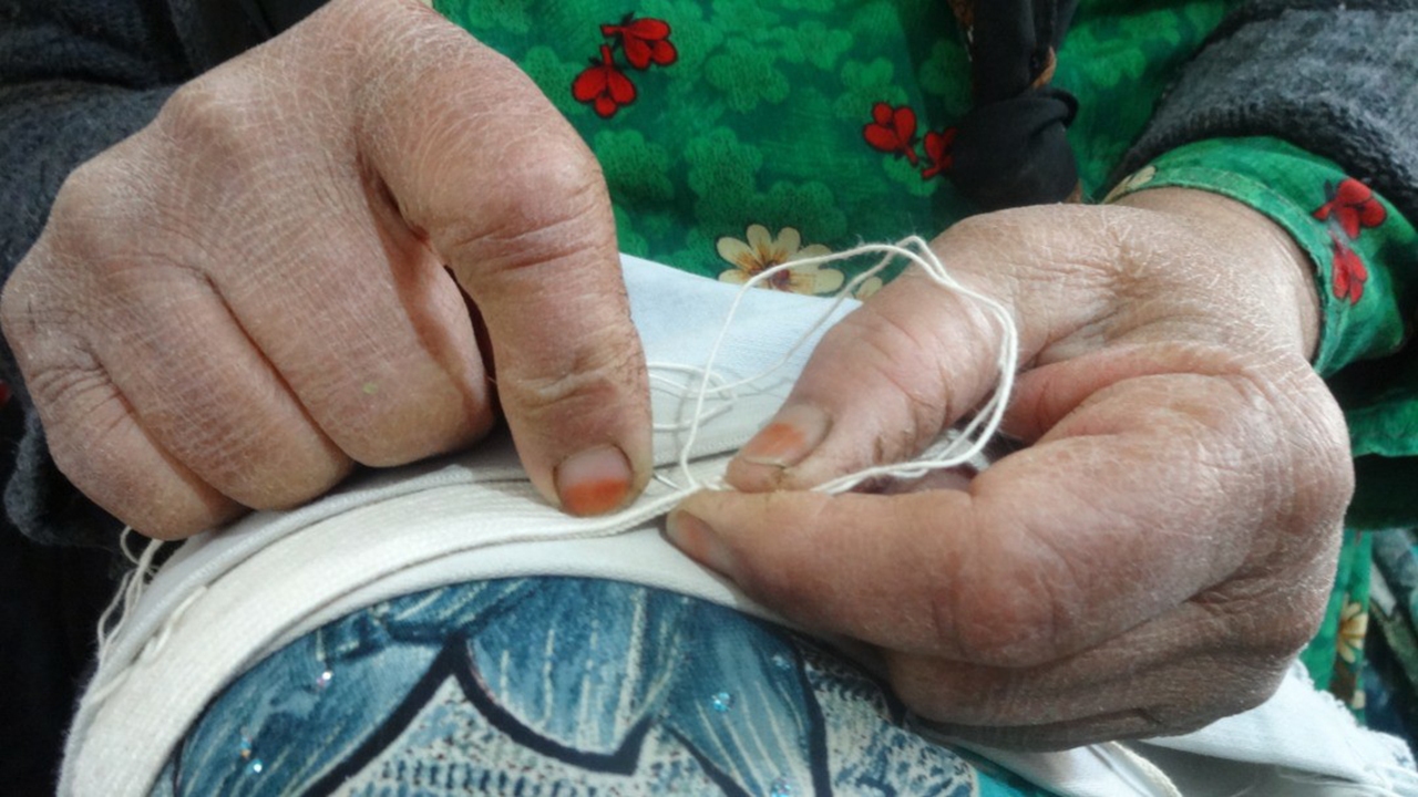 هنر سنتی گیوه بافی کندازی ثبت ملی می‌شود