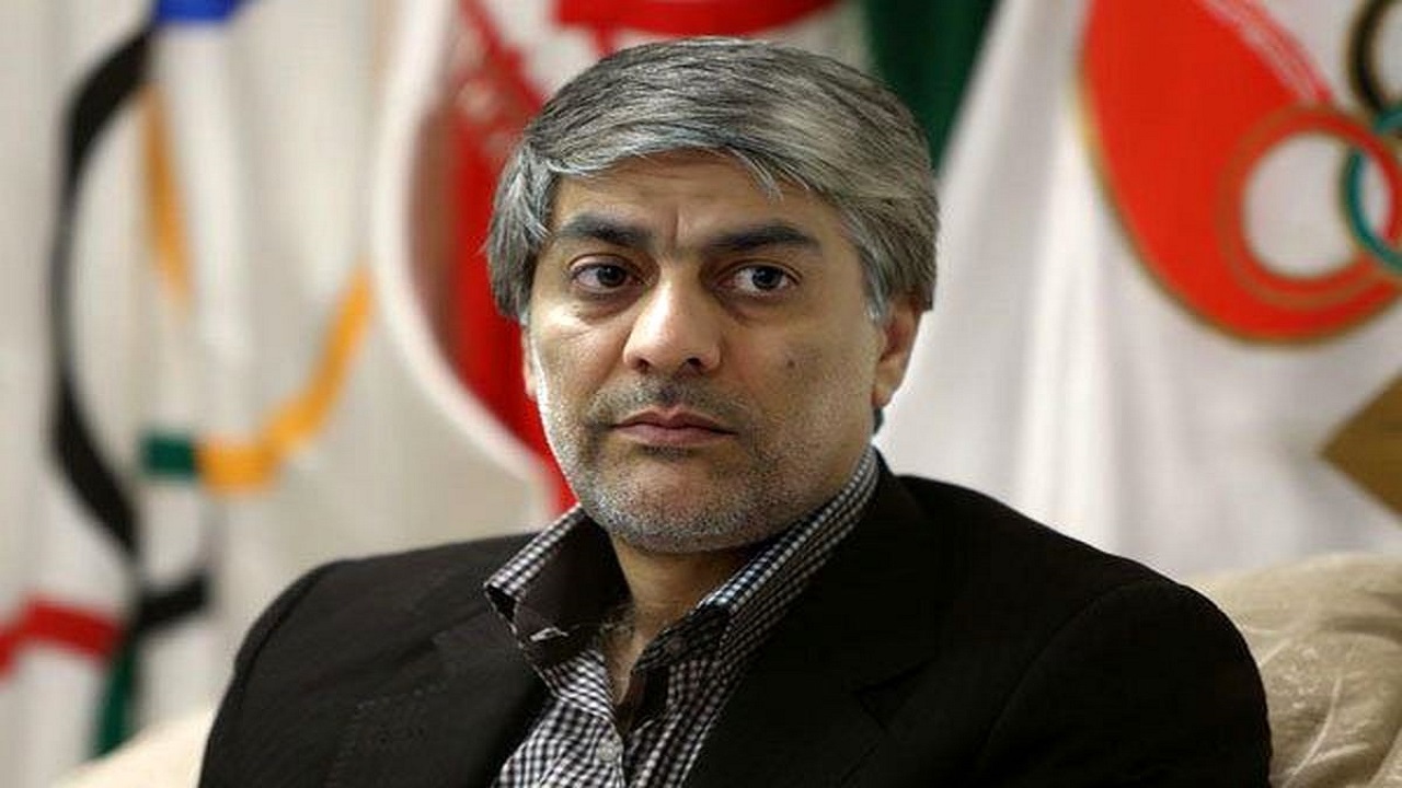 کیومرث هاشمی در انتخابات فدراسیون فوتبال ثبت نام کرد