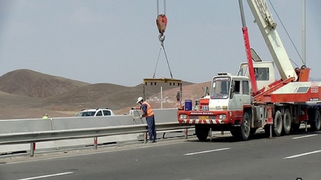 نصب ۵ کیلومتر نیوجرسی در محور مهران به دهلران
